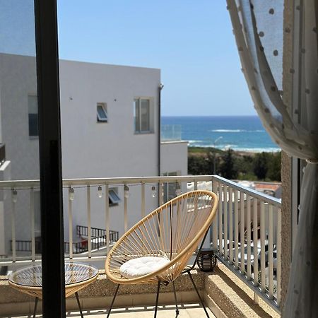 Sea View Apartment Near The Beach Paphos ภายนอก รูปภาพ