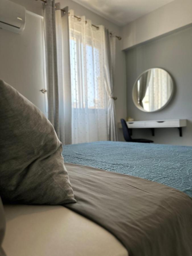 Sea View Apartment Near The Beach Paphos ภายนอก รูปภาพ