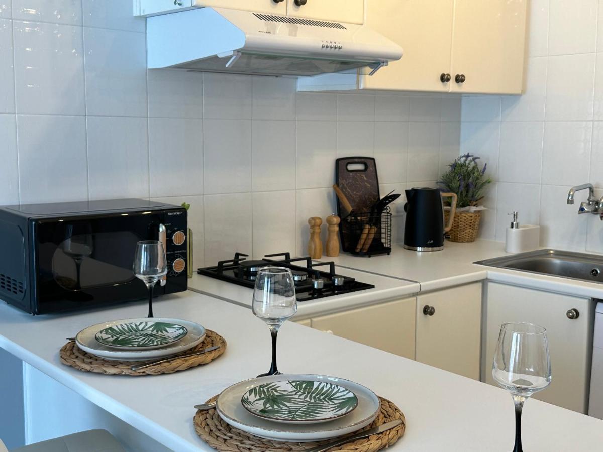 Sea View Apartment Near The Beach Paphos ภายนอก รูปภาพ