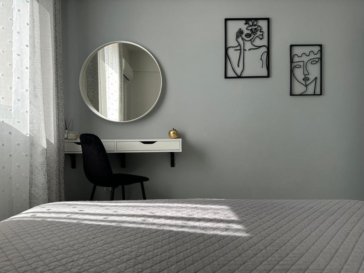 Sea View Apartment Near The Beach Paphos ภายนอก รูปภาพ