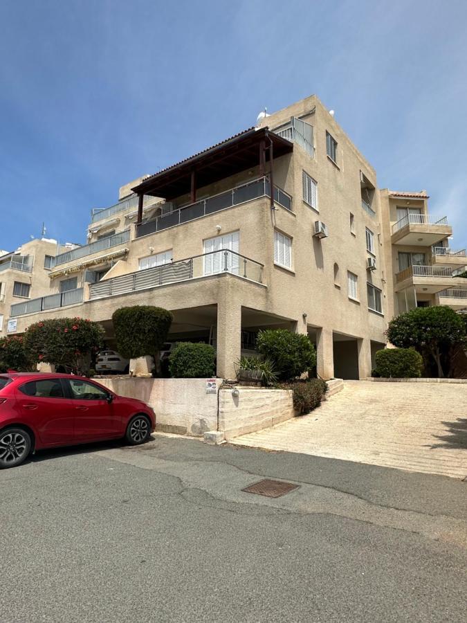 Sea View Apartment Near The Beach Paphos ภายนอก รูปภาพ