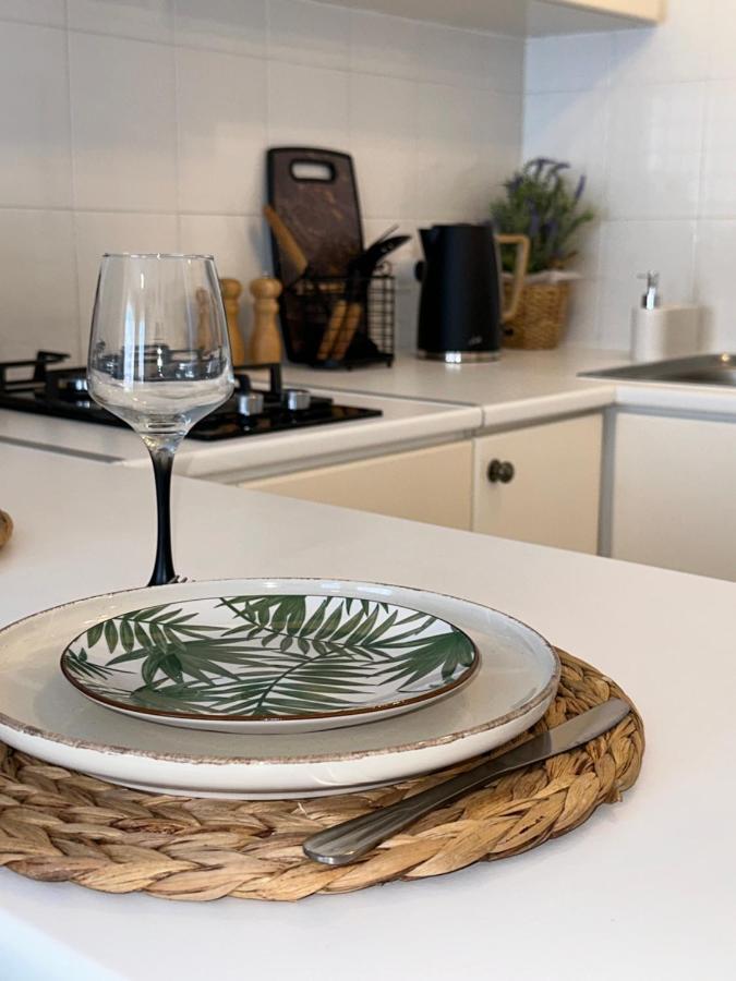 Sea View Apartment Near The Beach Paphos ภายนอก รูปภาพ