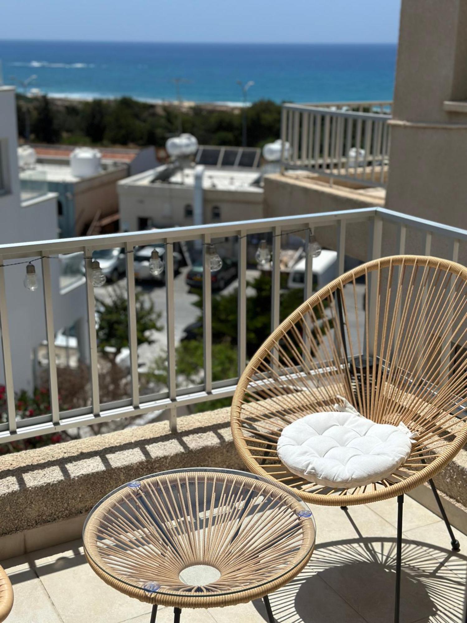 Sea View Apartment Near The Beach Paphos ภายนอก รูปภาพ