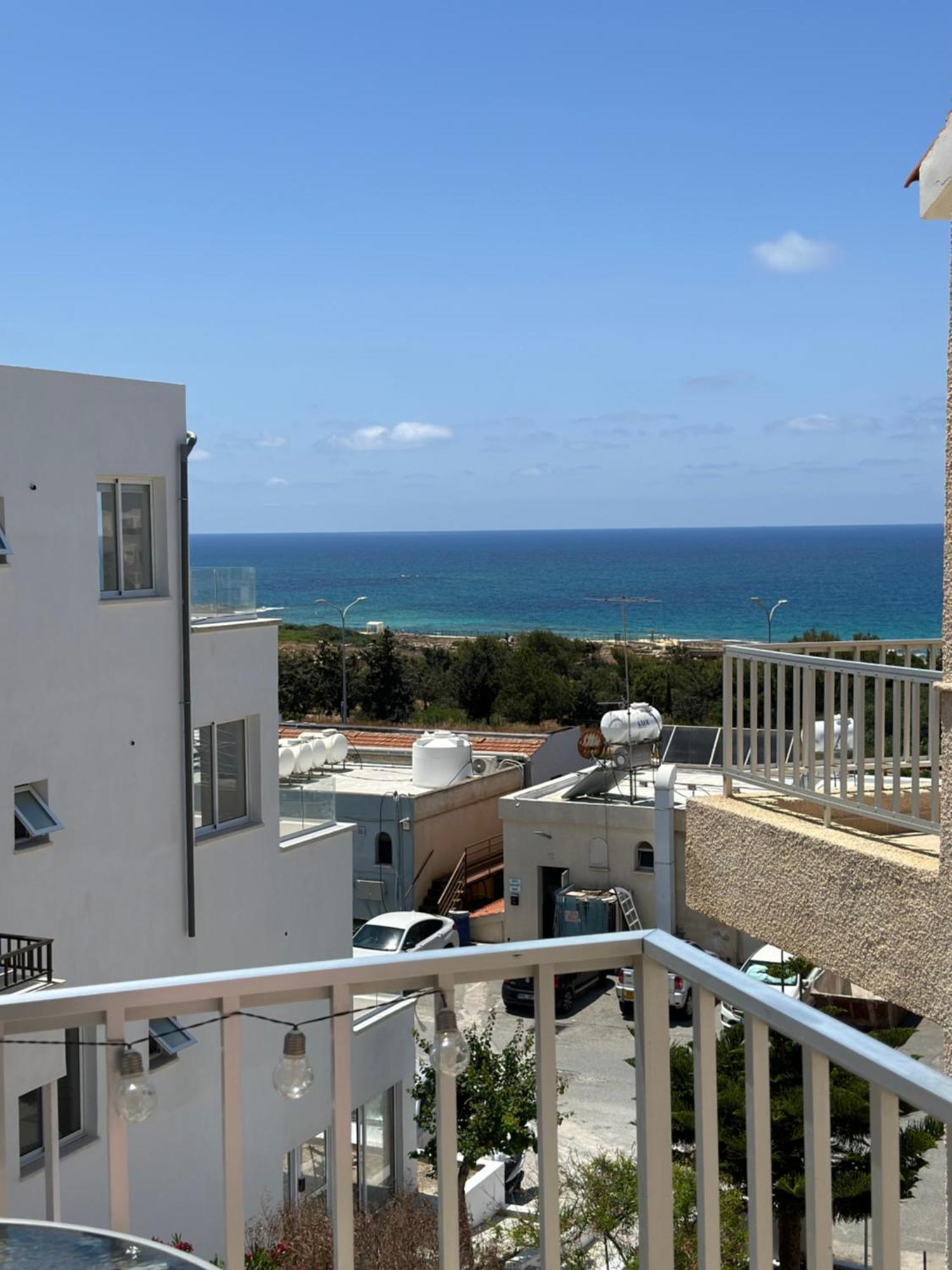 Sea View Apartment Near The Beach Paphos ภายนอก รูปภาพ
